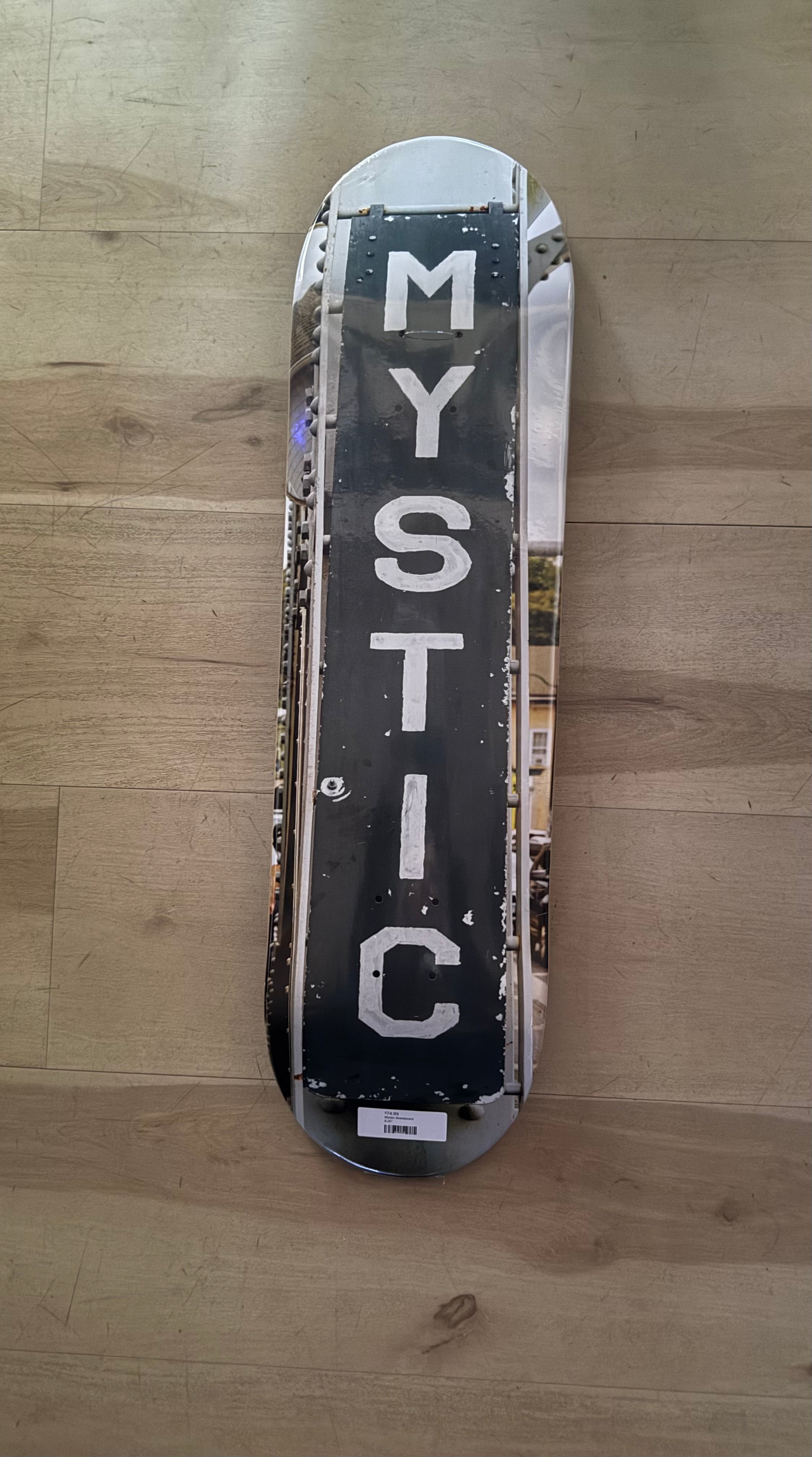 Mystic Skateboard